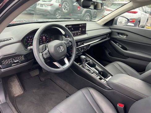Used 2023 Honda Accord Touring image 8