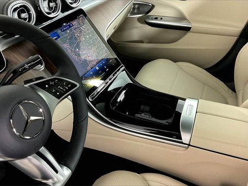 New 2026 Mercedes-Benz C 300 4MATIC Sedan image 8