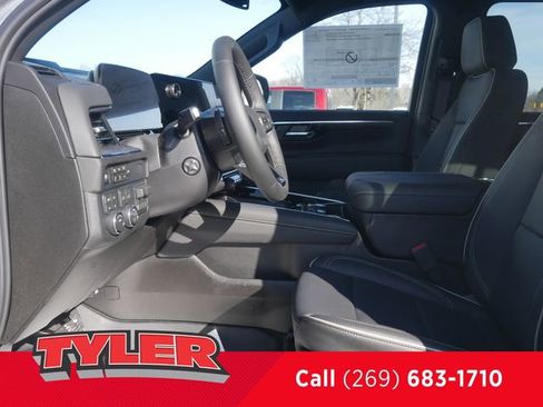 New 2026 Chevrolet Suburban Premier w/ Sun And Tow Package AWD/4WD image 38