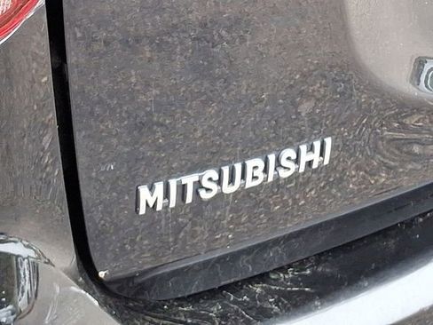 Used 2016 Mitsubishi Outlander ES image 37