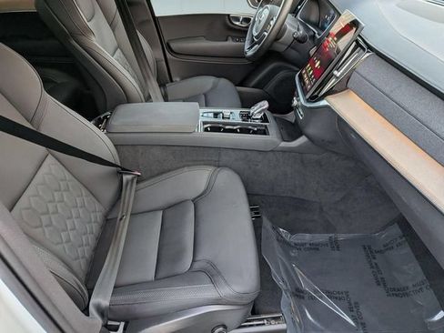 Used 2025 Volvo XC90 B6 Plus AWD/4WD image 32