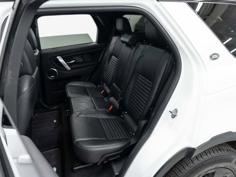 Used 2022 Land Rover Discovery Sport SE image 32