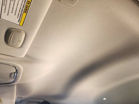 Used 2019 Jeep Cherokee Limited FWD image 26