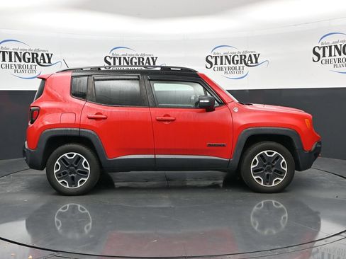 Used 2015 Jeep Renegade Trailhawk w/ Premium Leather Group AWD/4WD image 8