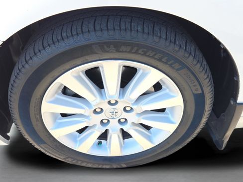 Used 2016 Toyota Sienna image 37