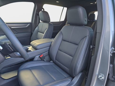 Used 2024 GMC Acadia Elevation w/ LPO, Floor Liner Package image 19