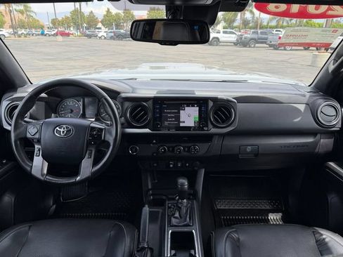 Used 2018 Toyota Tacoma TRD Sport RWD image 16