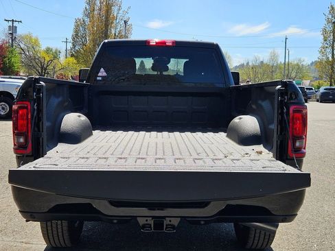 New 2026 RAM 3500 Big Horn AWD/4WD image 10
