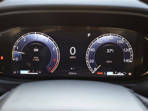 Used 2025 Jeep Wagoneer L Series II w/ Premium Group I image 31