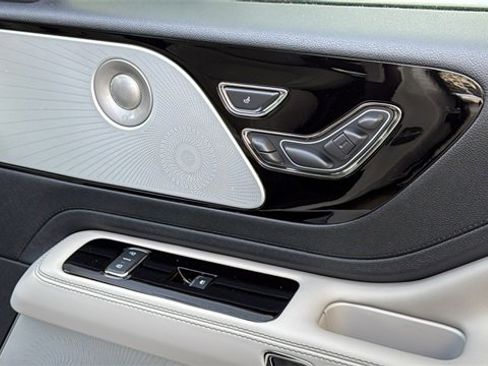 New 2026 Lincoln Aviator Reserve image 8