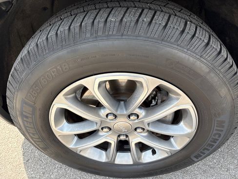 Used 2015 Jeep Grand Cherokee Limited image 9