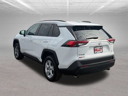 Used 2023 Toyota RAV4 XLE AWD/4WD image 9