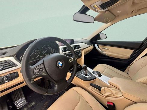 Used 2018 BMW 320i xDrive Sedan w/ Convenience Package image 17