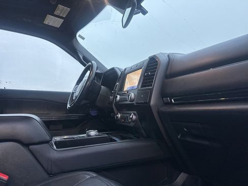 Used 2021 Ford Expedition Limited image 31