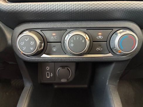 Used 2025 Nissan Kicks Play S w/ Interior Electronics Package FWD image 26