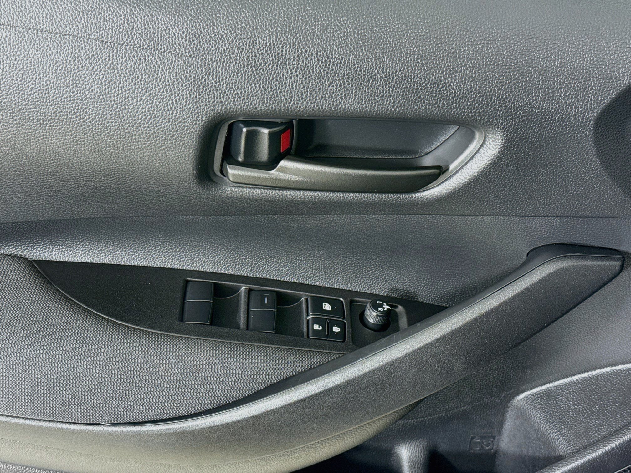 Certified 2025 Toyota Corolla LE FWD image 19