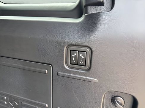 Used 2025 GMC Hummer EV 3X AWD/4WD image 11