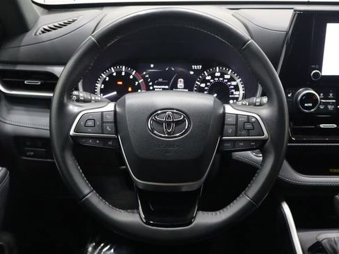 Used 2023 Toyota Highlander XSE image 26