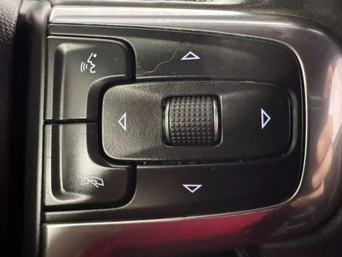 Used 2020 Chevrolet Blazer LT FWD image 17