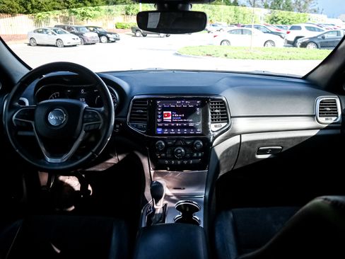 Used 2022 Jeep Grand Cherokee Laredo X AWD/4WD image 29