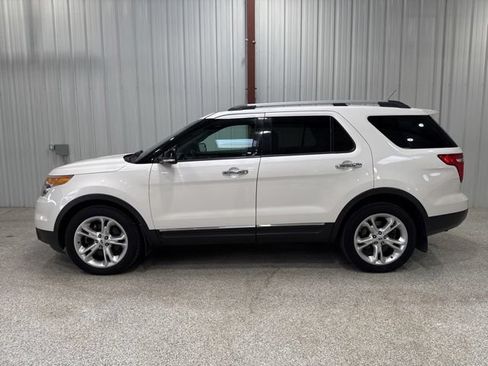 Used 2014 Ford Explorer XLT w/ Equipment Group 202A AWD/4WD image 6