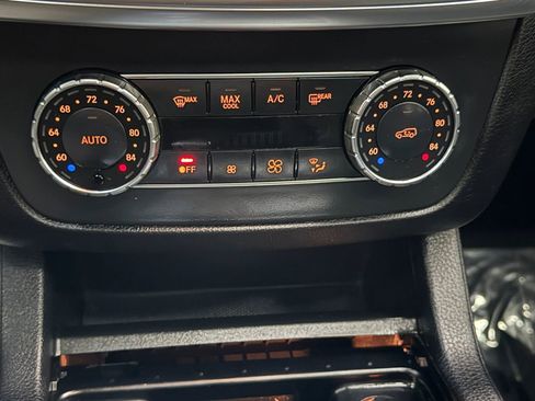 Used 2013 Mercedes-Benz ML 350 ML 350 Sport Utility 4D image 36