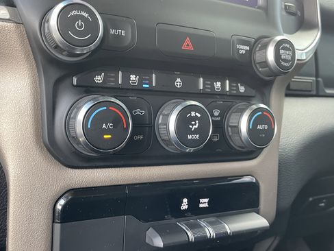 Used 2022 RAM 1500 Laramie image 25