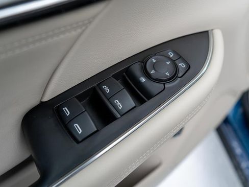 Used 2023 Buick Envision Preferred image 18