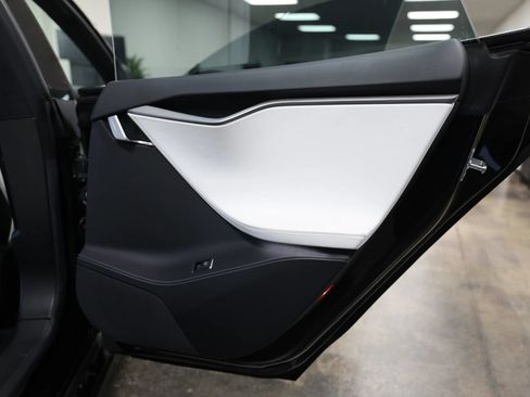 Used 2018 Tesla Model S 100D AWD/4WD image 38