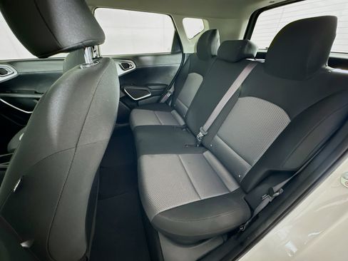 Used 2023 Kia Soul S FWD image 27