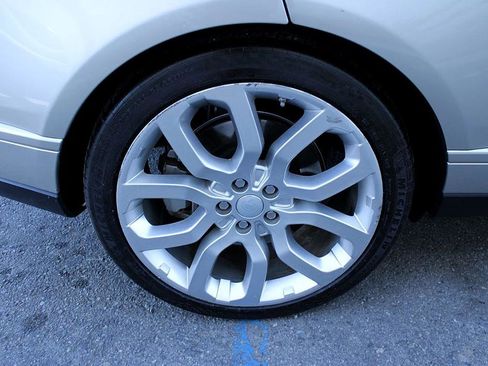 Used 2018 Land Rover Range Rover Supercharged image 21