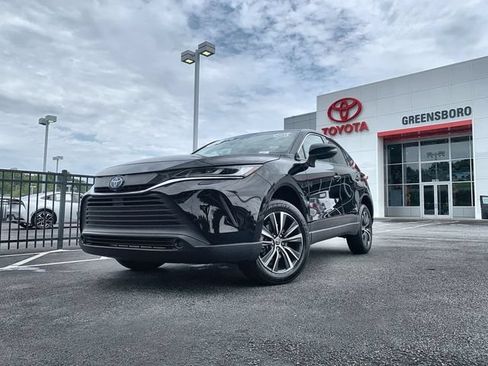 Used 2023 Toyota Venza LE AWD/4WD image 4