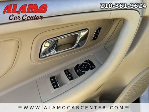 Used 2013 Ford Taurus SEL image 31