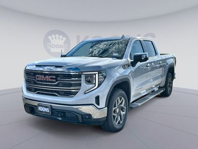 New 2026 GMC Sierra 1500 SLT w/ SLT Premium Package