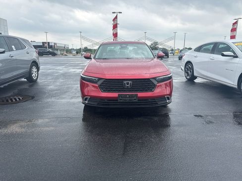 Used 2024 Honda Accord Touring image 3