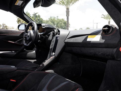 Used 2025 McLaren 750S RWD image 58