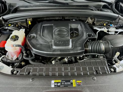 Used 2023 Jeep Grand Cherokee L Summit AWD/4WD image 33