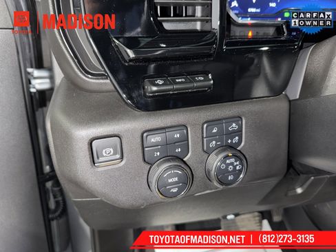 Used 2025 Chevrolet Silverado 2500 ZR2 w/ Technology Package image 34