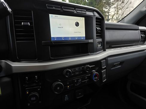 Used 2024 Ford F250 XLT w/ FX4 Off-Road Package image 28