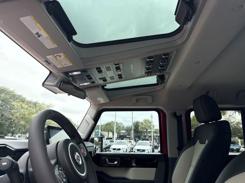 Used 2025 INEOS Grenadier Fieldmaster Edition image 14