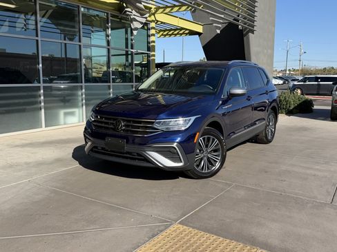 Used 2024 Volkswagen Tiguan Wolfsburg Edition FWD image 2
