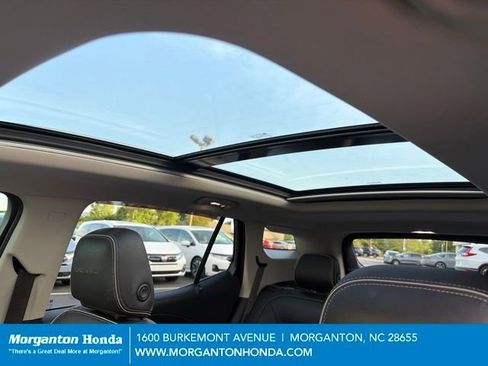 Used 2020 GMC Terrain Denali w/ Denali Premium Package AWD/4WD image 32