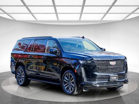 Used 2022 Cadillac Escalade ESV Sport image 5