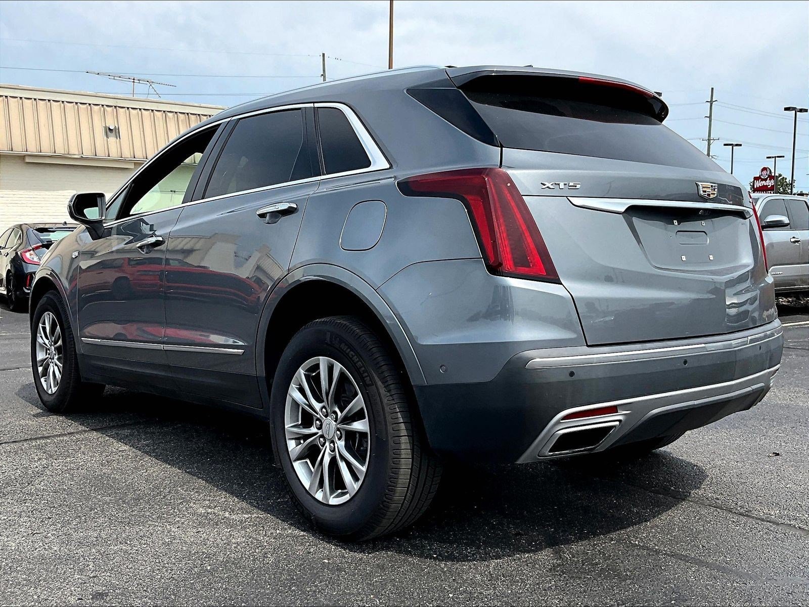 Used 2020 Cadillac XT5 Premium Luxury FWD image 4