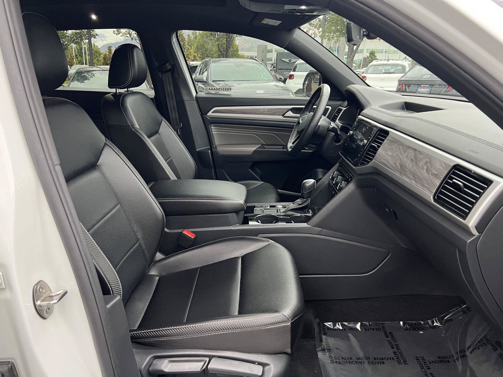 Used 2022 Volkswagen Atlas Cross Sport SE FWD image 4