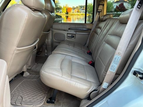 Used 1999 Ford Explorer Limited image 12