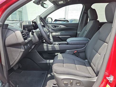 New 2026 Chevrolet Traverse LT w/ Driver Confidence Package image 12