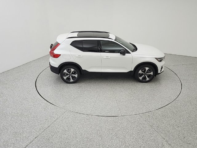 New 2026 Volvo XC40 B5 Plus w/ Protection Package Premier AWD/4WD image 16