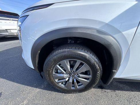 New 2026 Nissan Pathfinder SV image 10