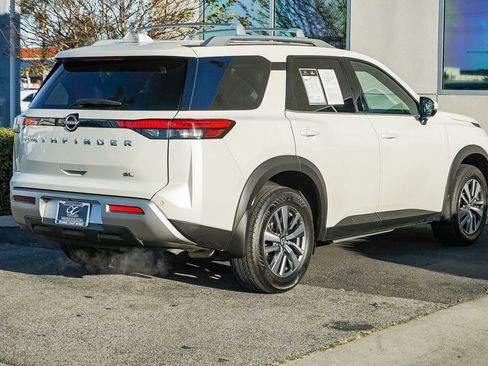 Used 2024 Nissan Pathfinder SL image 6